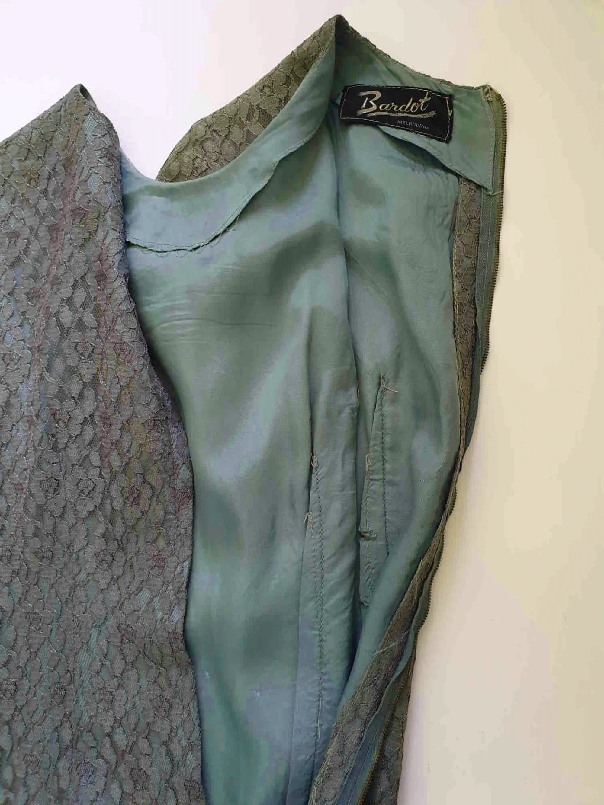 1960s Sage Green Lace Dress - Bust 81 cm