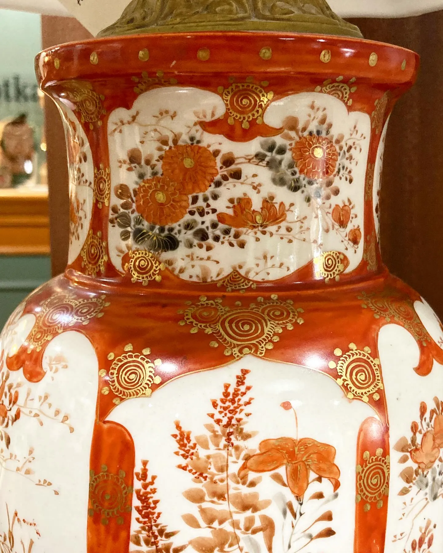 Antique Japanese Hand Painted Kutani Porcelain Vase Lamp Wood Base