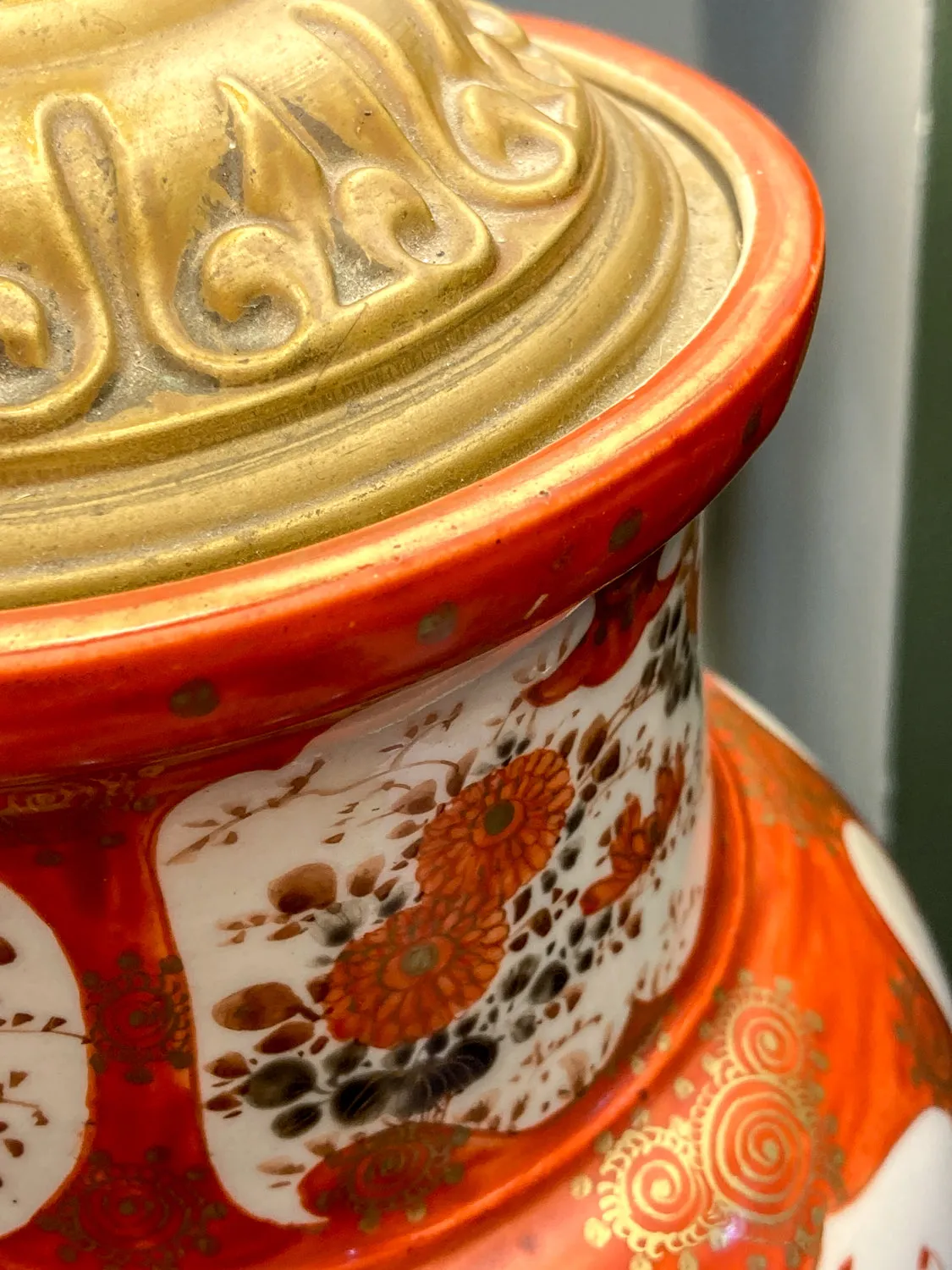 Antique Japanese Hand Painted Kutani Porcelain Vase Lamp Wood Base