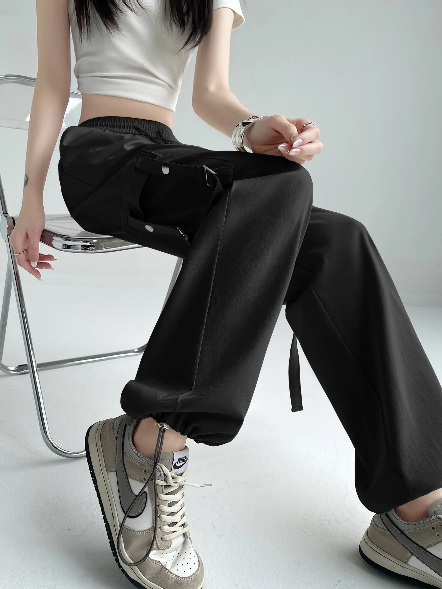 Comfortable and Breathable Wide-Leg Cargo Pant for Everyday Wear