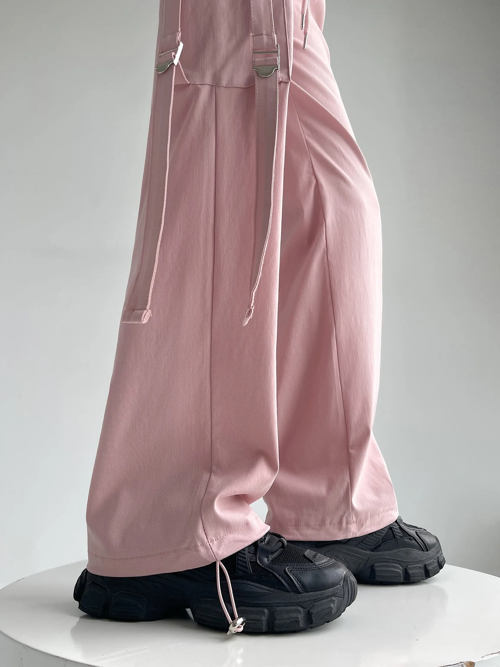 Comfortable and Breathable Wide-Leg Cargo Pant for Everyday Wear