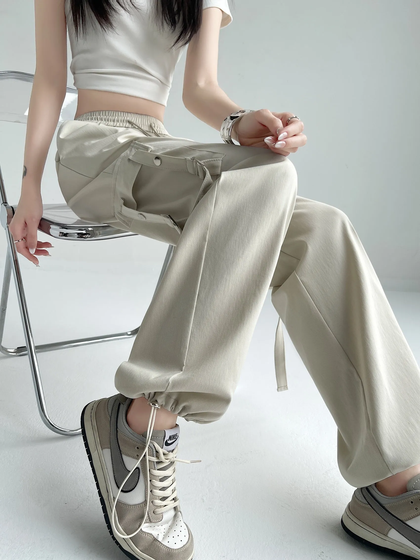 Comfortable and Breathable Wide-Leg Cargo Pant for Everyday Wear