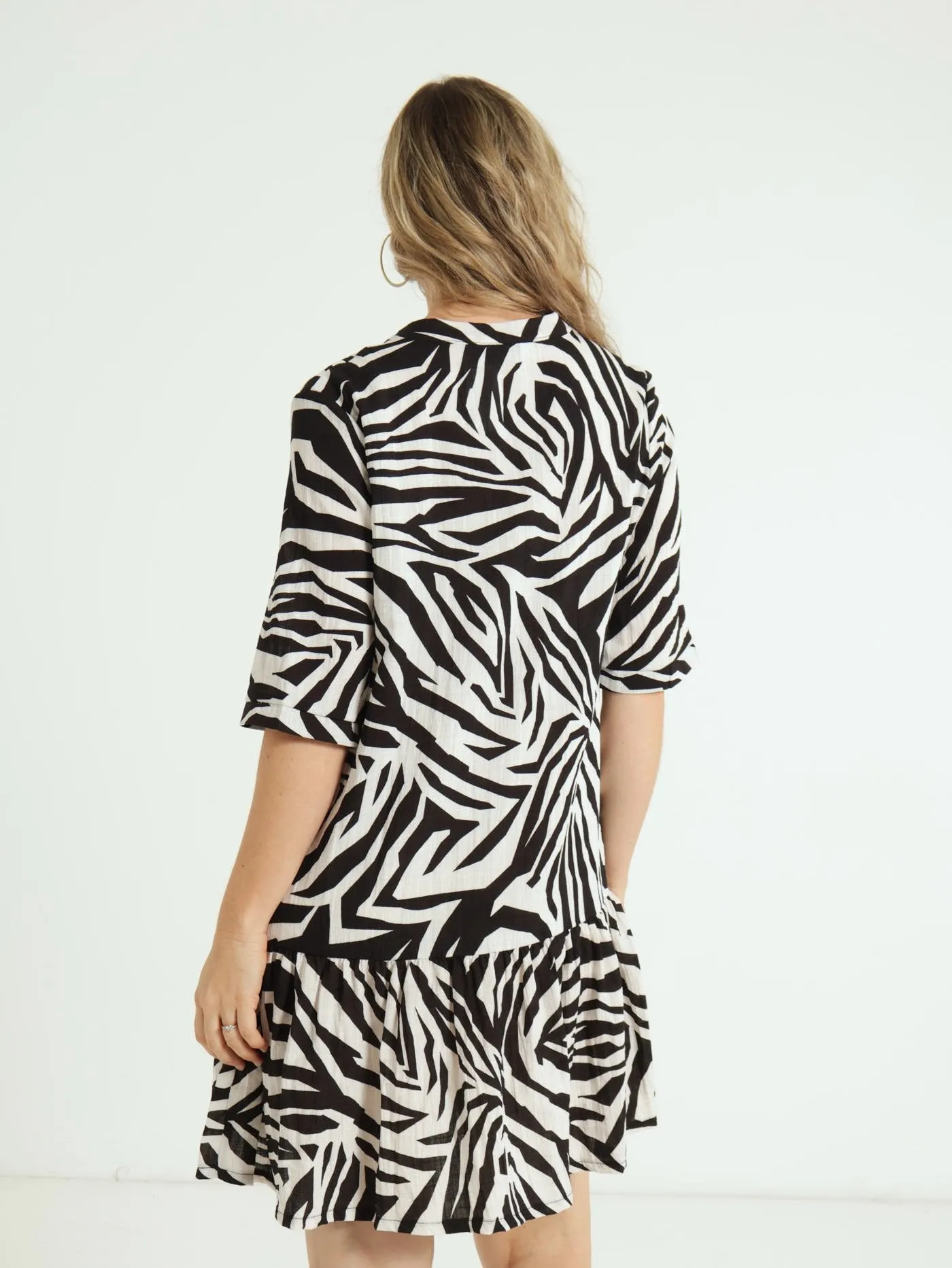 Drop Hem Shift Dress - Black/Cream