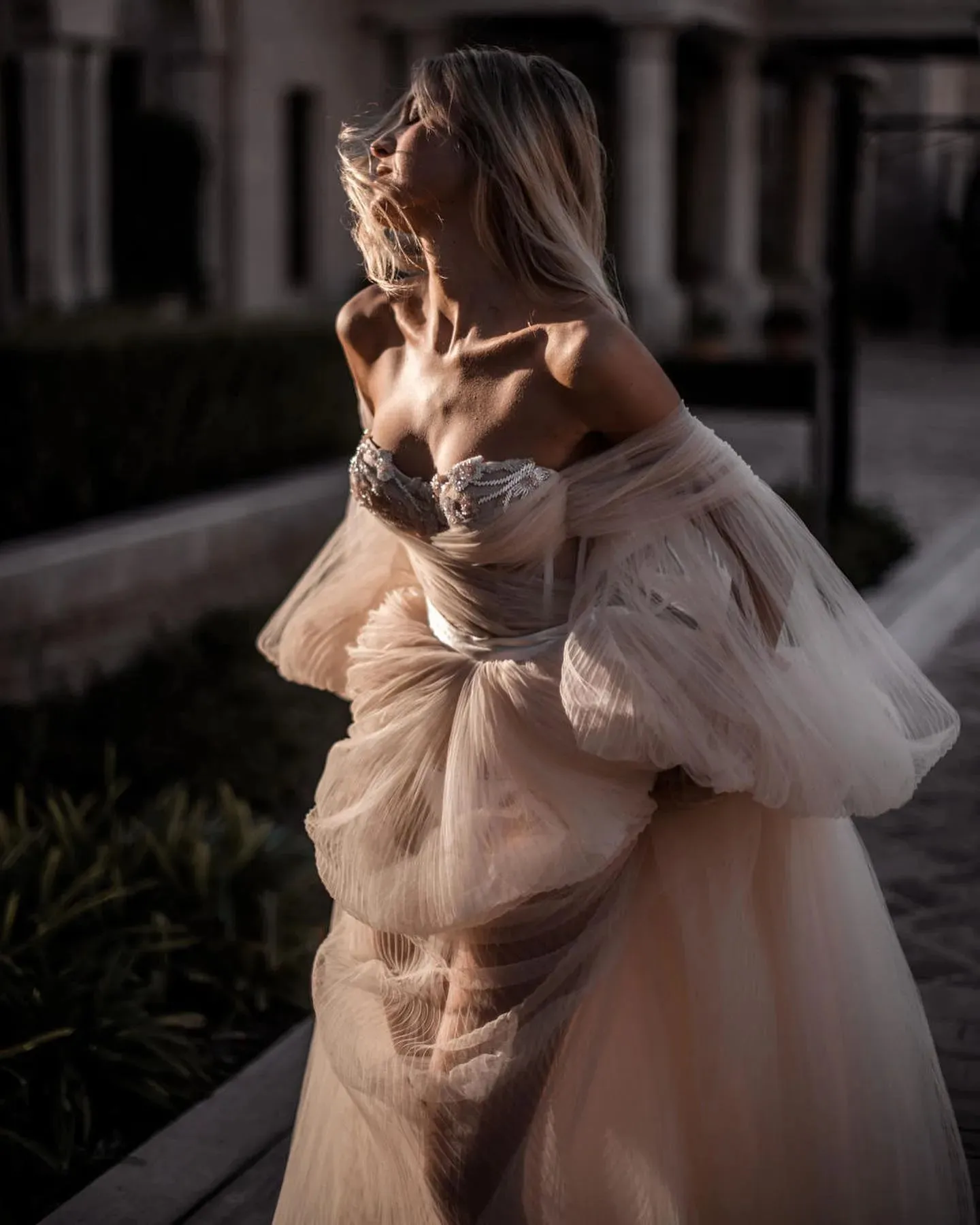 Exquisite Sweetheart Neckline Wedding Dresses Off The Shoulder Lace Appliques Sweep Train Bridal Gowns Vestido De Noiva