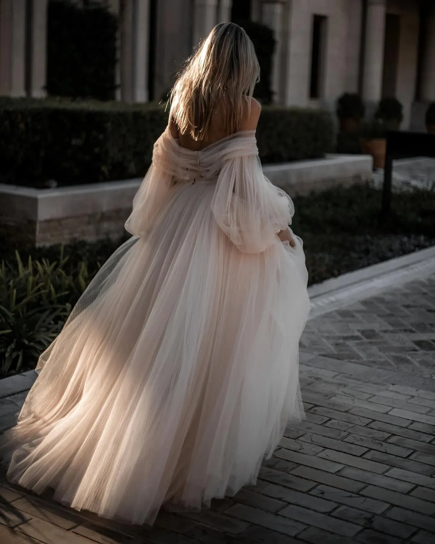 Exquisite Sweetheart Neckline Wedding Dresses Off The Shoulder Lace Appliques Sweep Train Bridal Gowns Vestido De Noiva