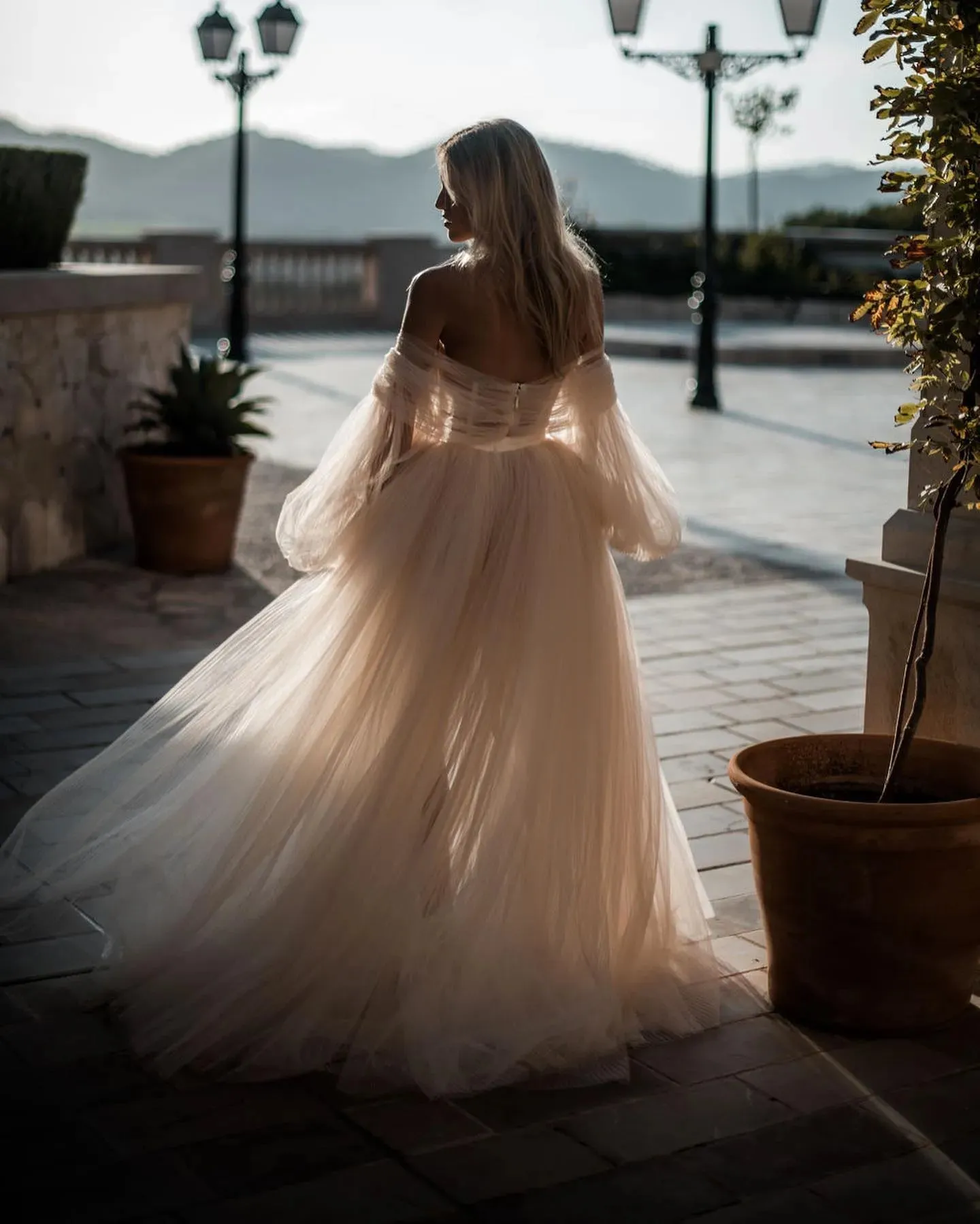 Exquisite Sweetheart Neckline Wedding Dresses Off The Shoulder Lace Appliques Sweep Train Bridal Gowns Vestido De Noiva