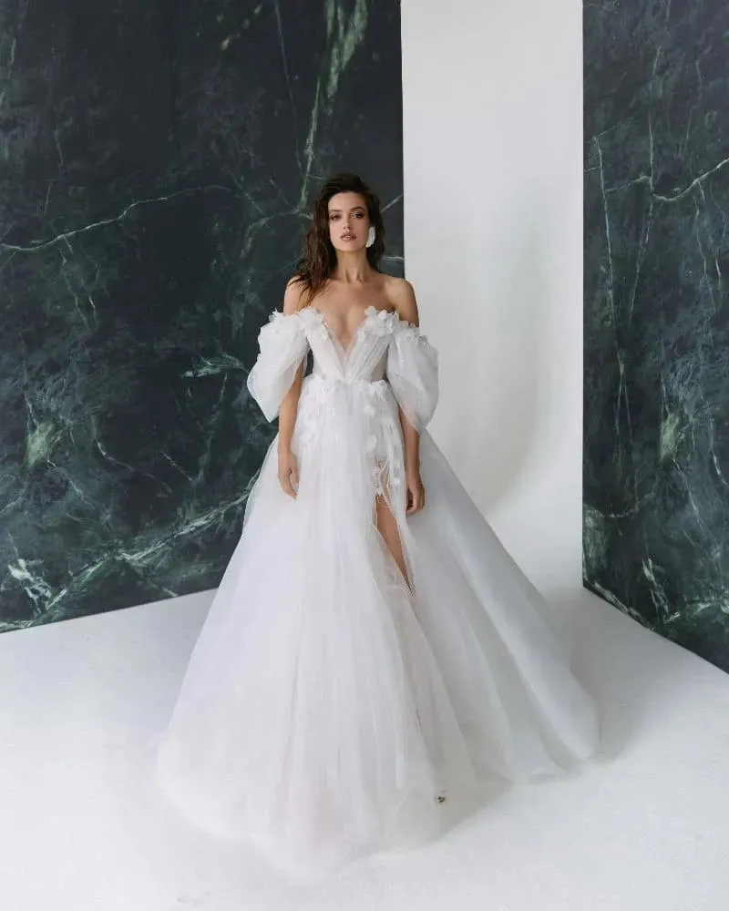 Graceful 3D FlowerWedding Dresses with Detachable Sleeves Wedding Gowns Sweetheart Bridal Dresses Open Back Appliqued