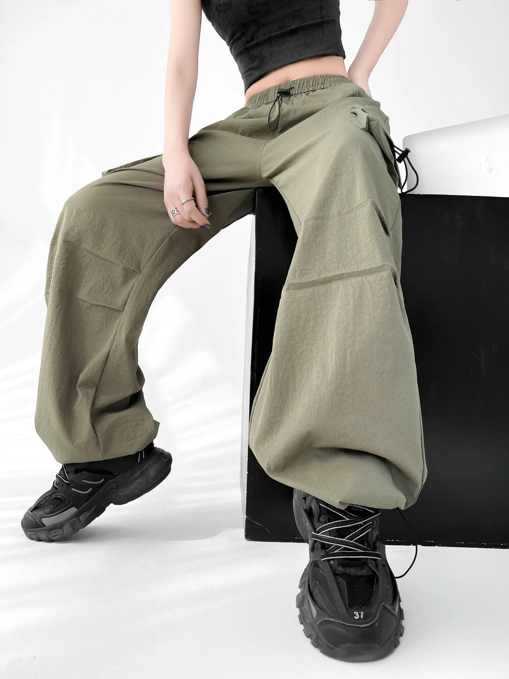 Lightweight and Solid Drawstring Waist Cargo Pants for Women