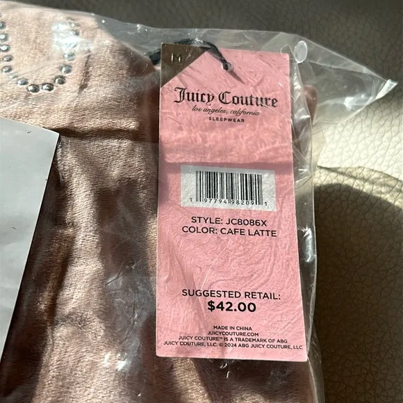 NWT JUICY COUTURE Cafe Latte Embossed Logo Short Sleeve Velvet Fleece Lounge Set