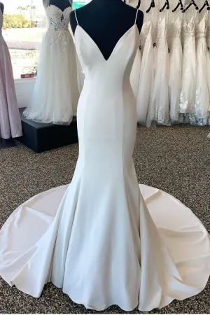 Plunging Neck Simple Bride Dresses with Thin Straps