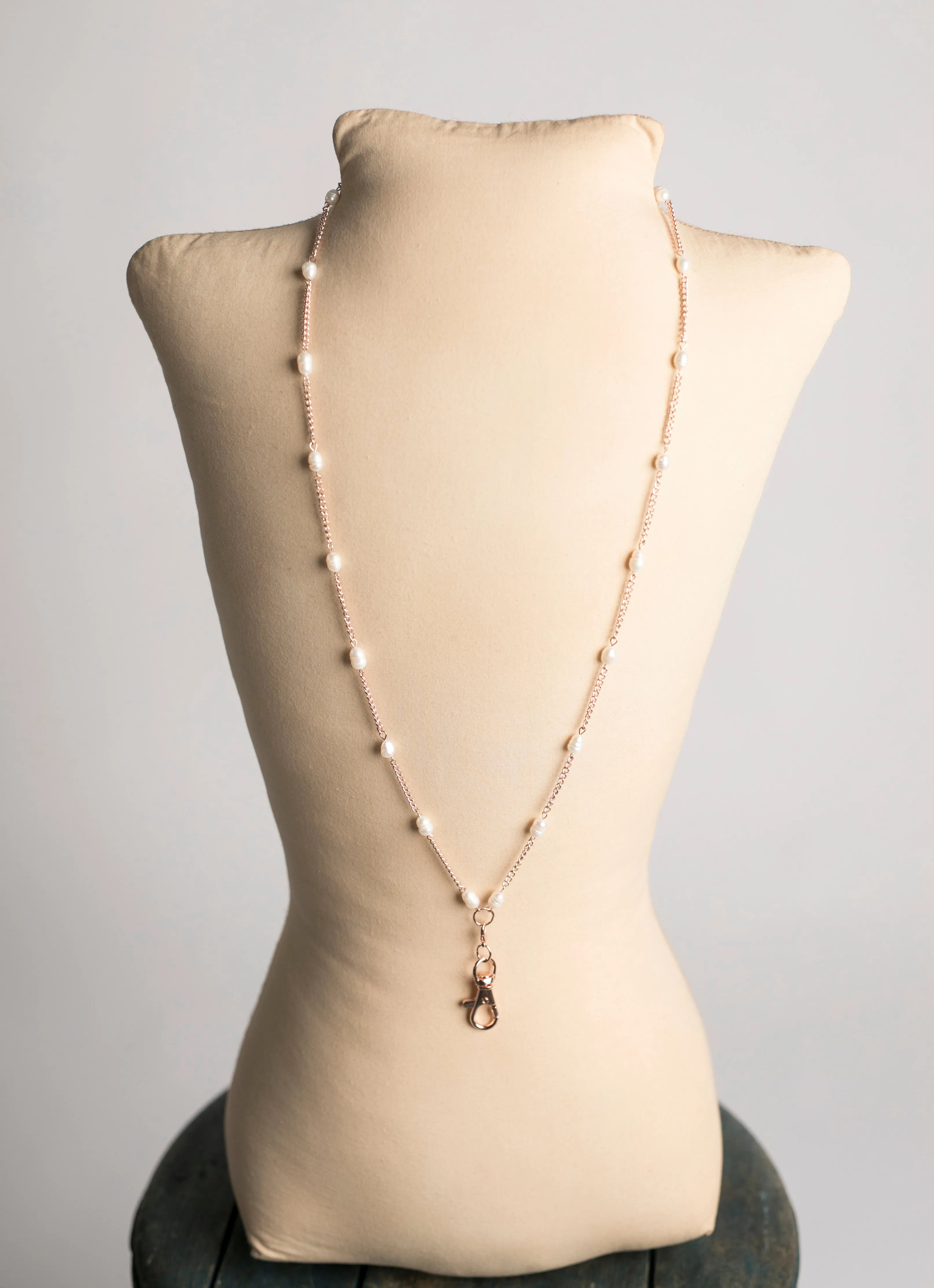 Rachel Freshwater Pearl Station (Rose Gold)