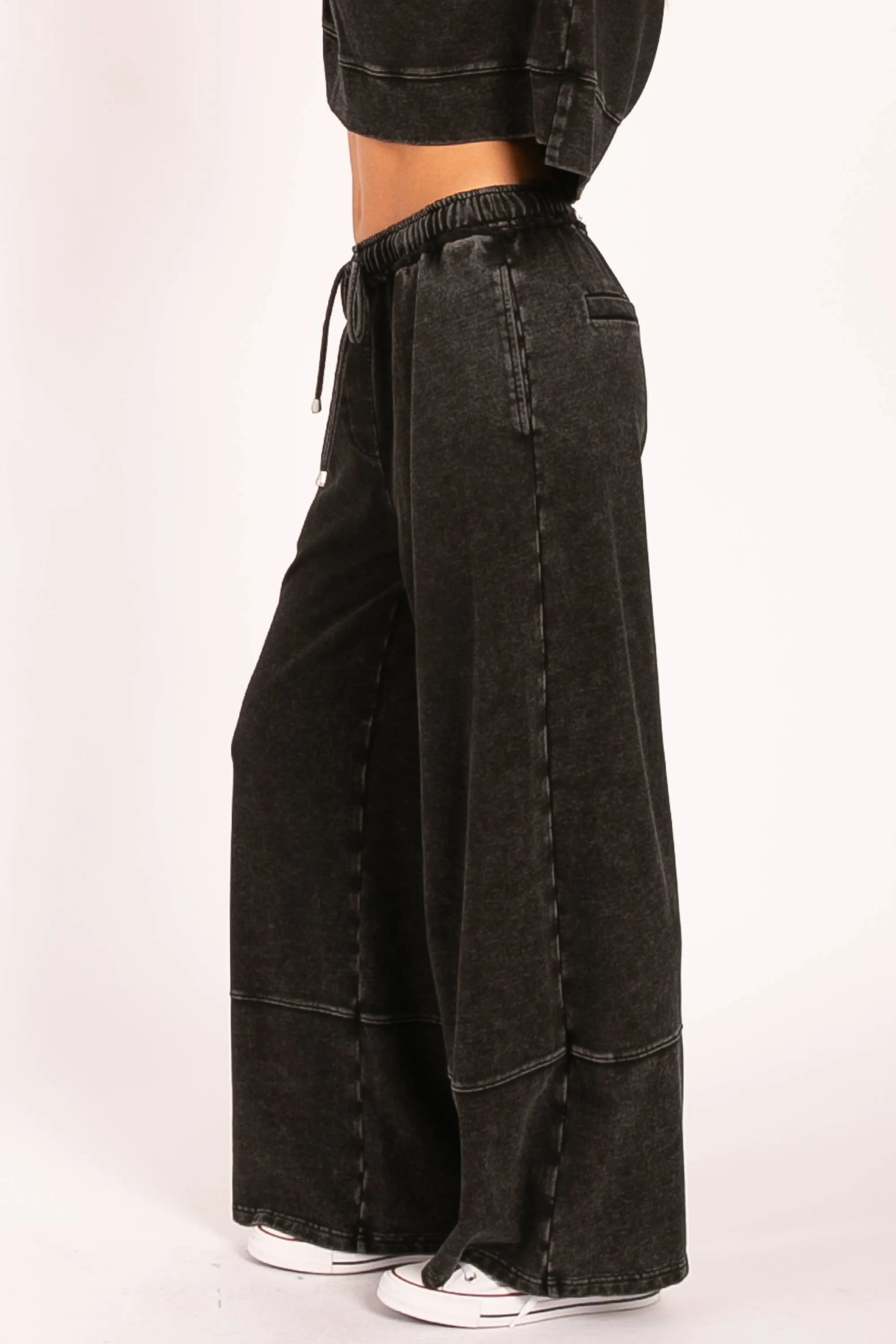 Relaxed Wide-Leg Drawstring Pants