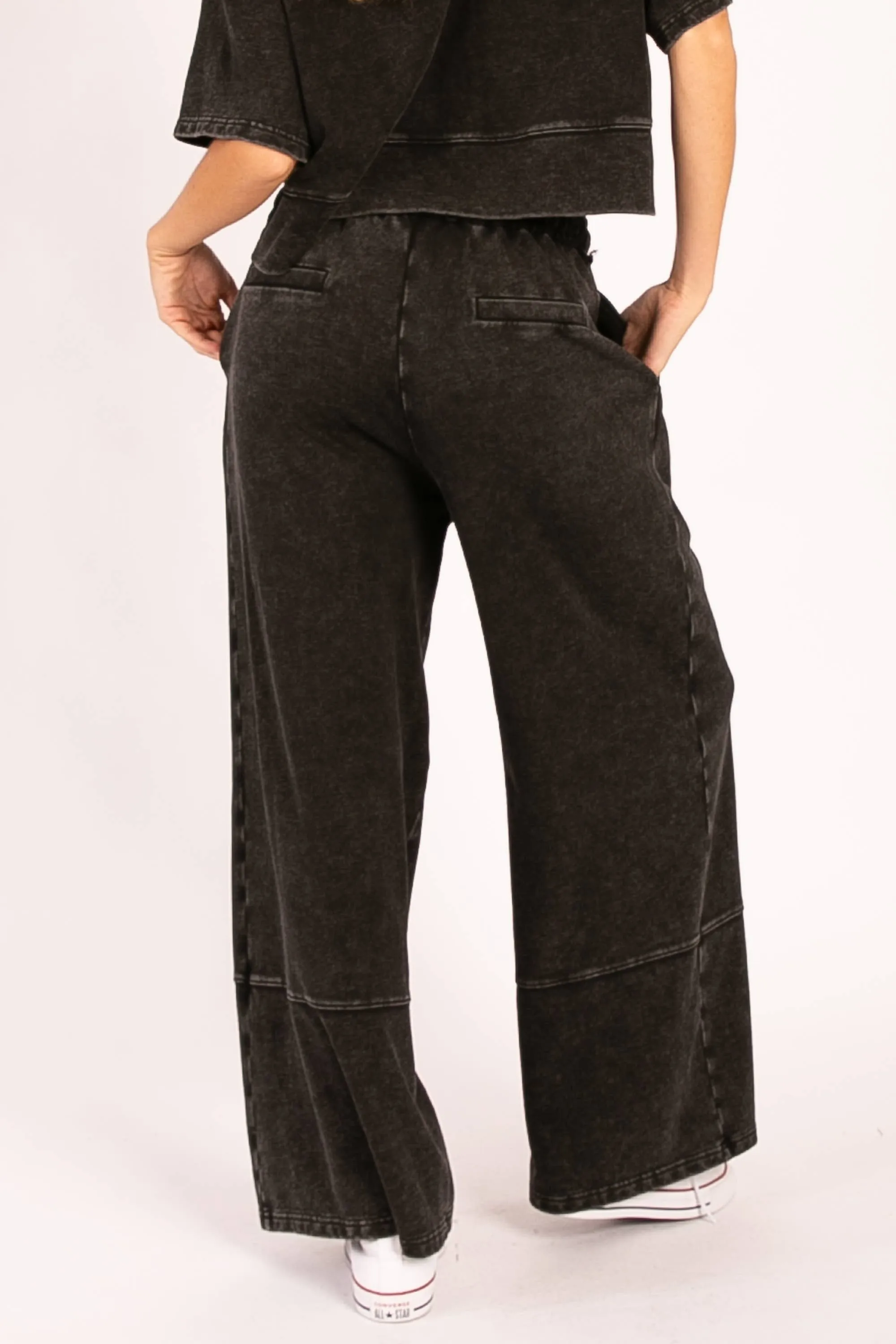 Relaxed Wide-Leg Drawstring Pants