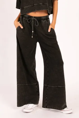 Relaxed Wide-Leg Drawstring Pants
