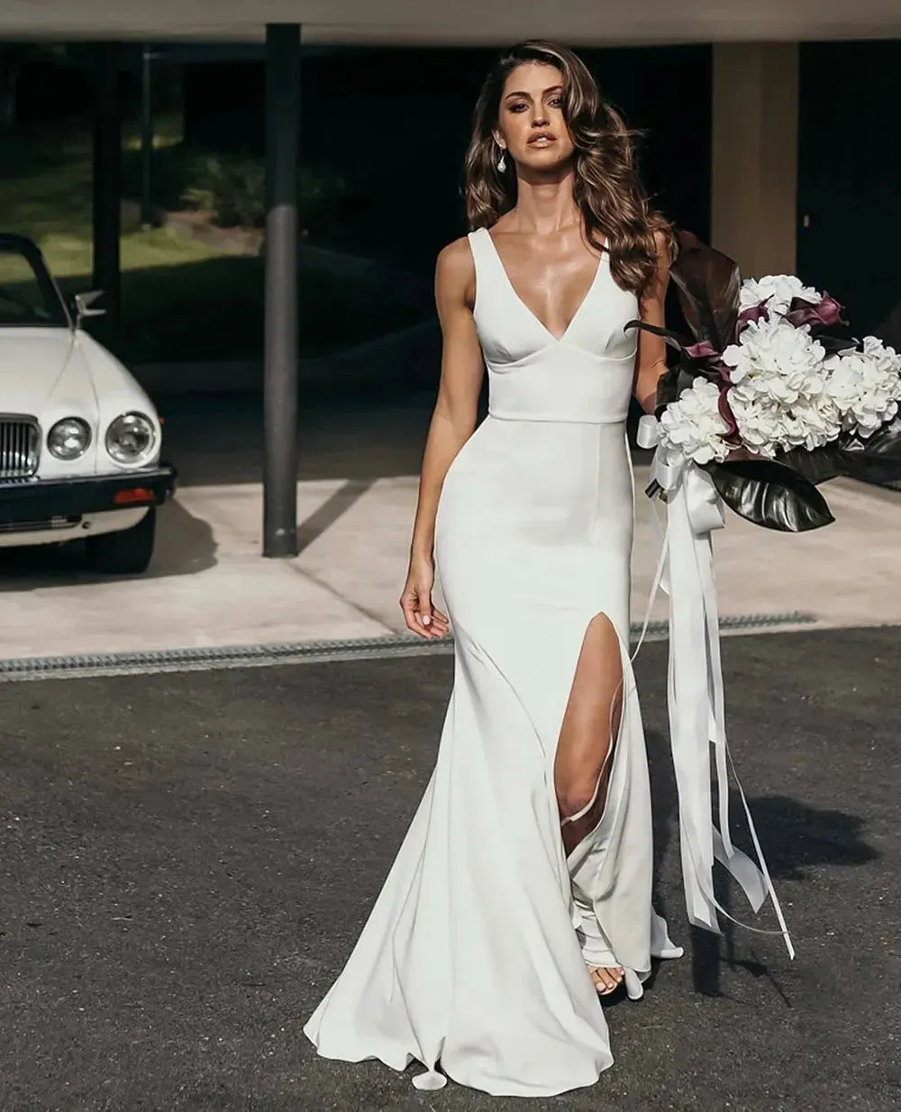 Sexy V Neck Wedding Dresses Side Split Backless Bride Gowns Modern Party Bridal Gowns Wedding reception Dress For Bride