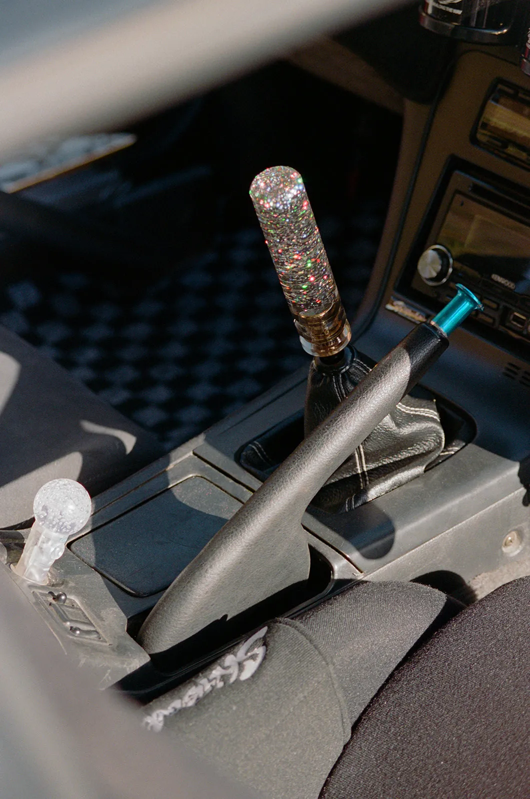 SHIRTSTUCKEDIN DRIVING FORCE RAINBOW CRYSTAL SHIFT KNOBS