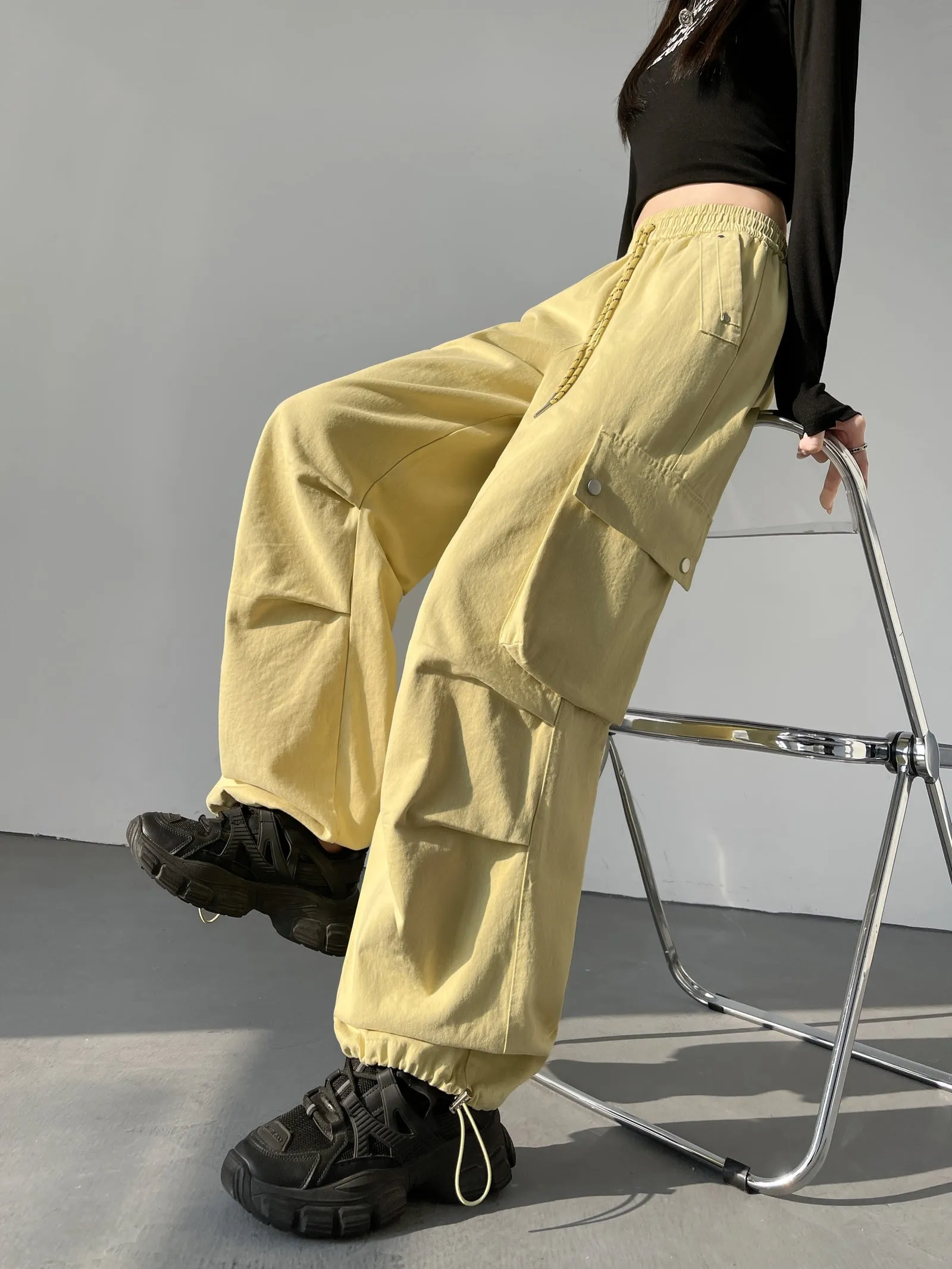 Solid Wash Cotton Cargo Pants with Trendy Drawstring Hem