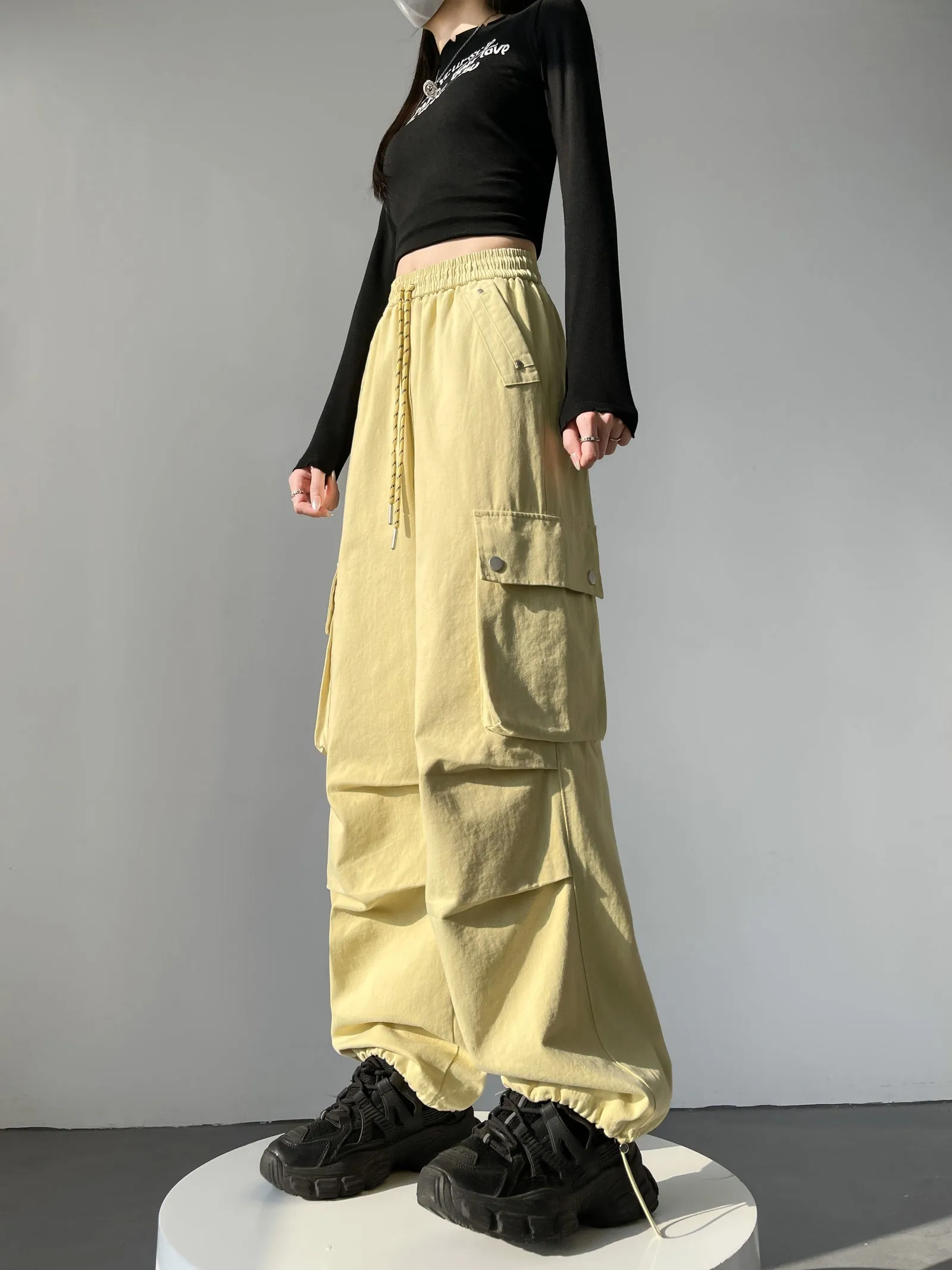 Solid Wash Cotton Cargo Pants with Trendy Drawstring Hem