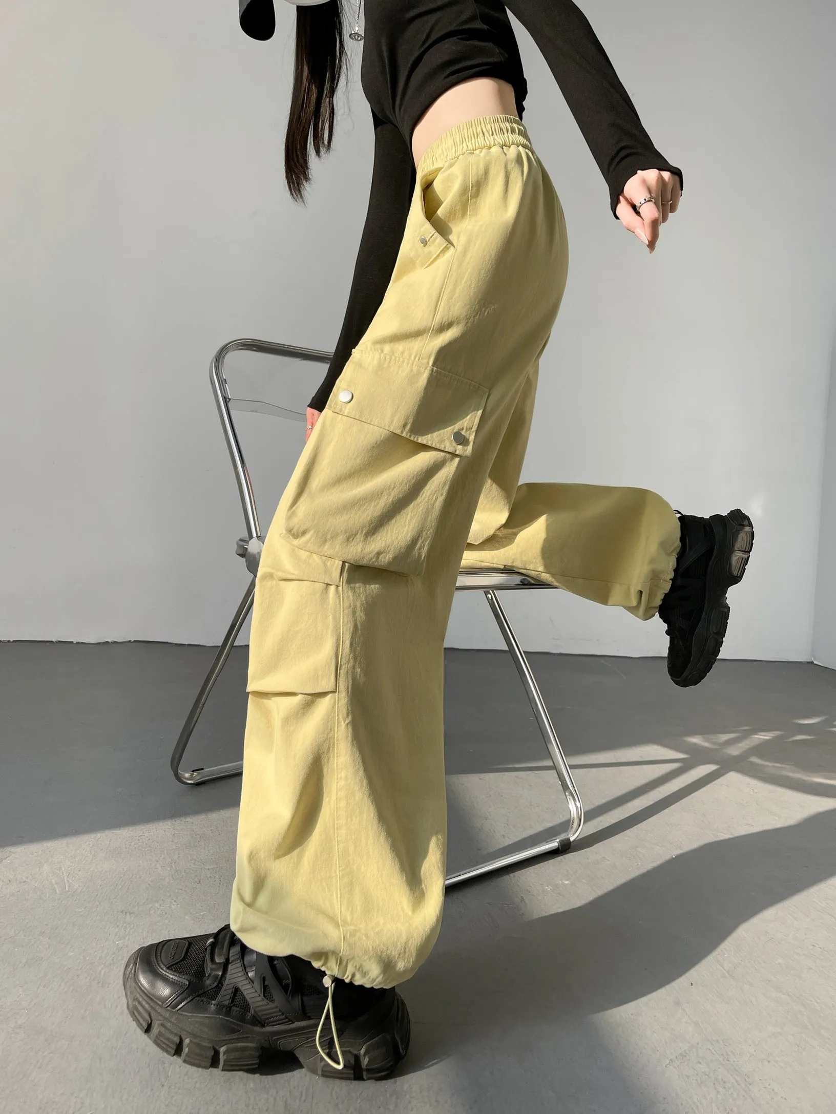 Solid Wash Cotton Cargo Pants with Trendy Drawstring Hem