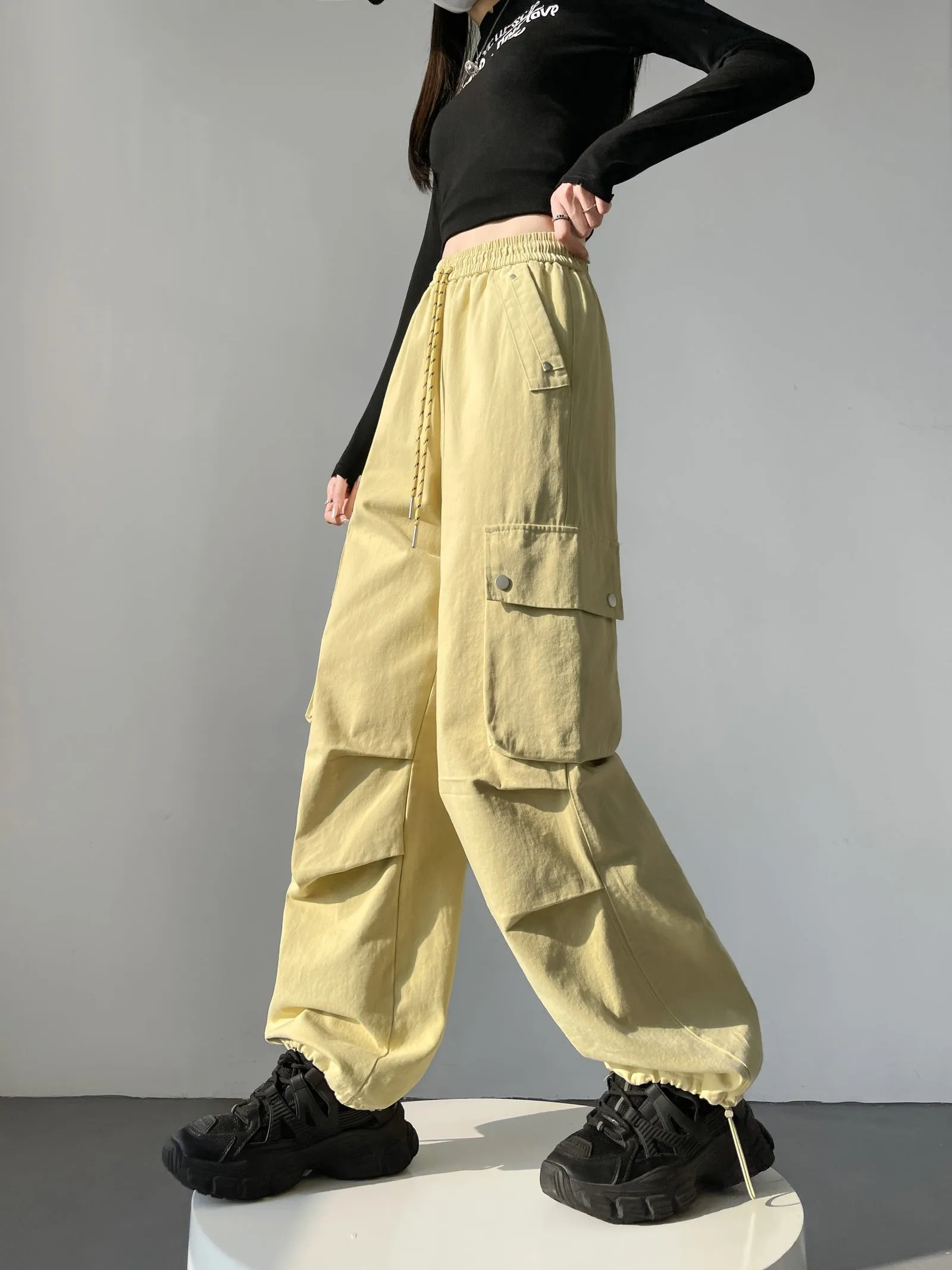 Solid Wash Cotton Cargo Pants with Trendy Drawstring Hem