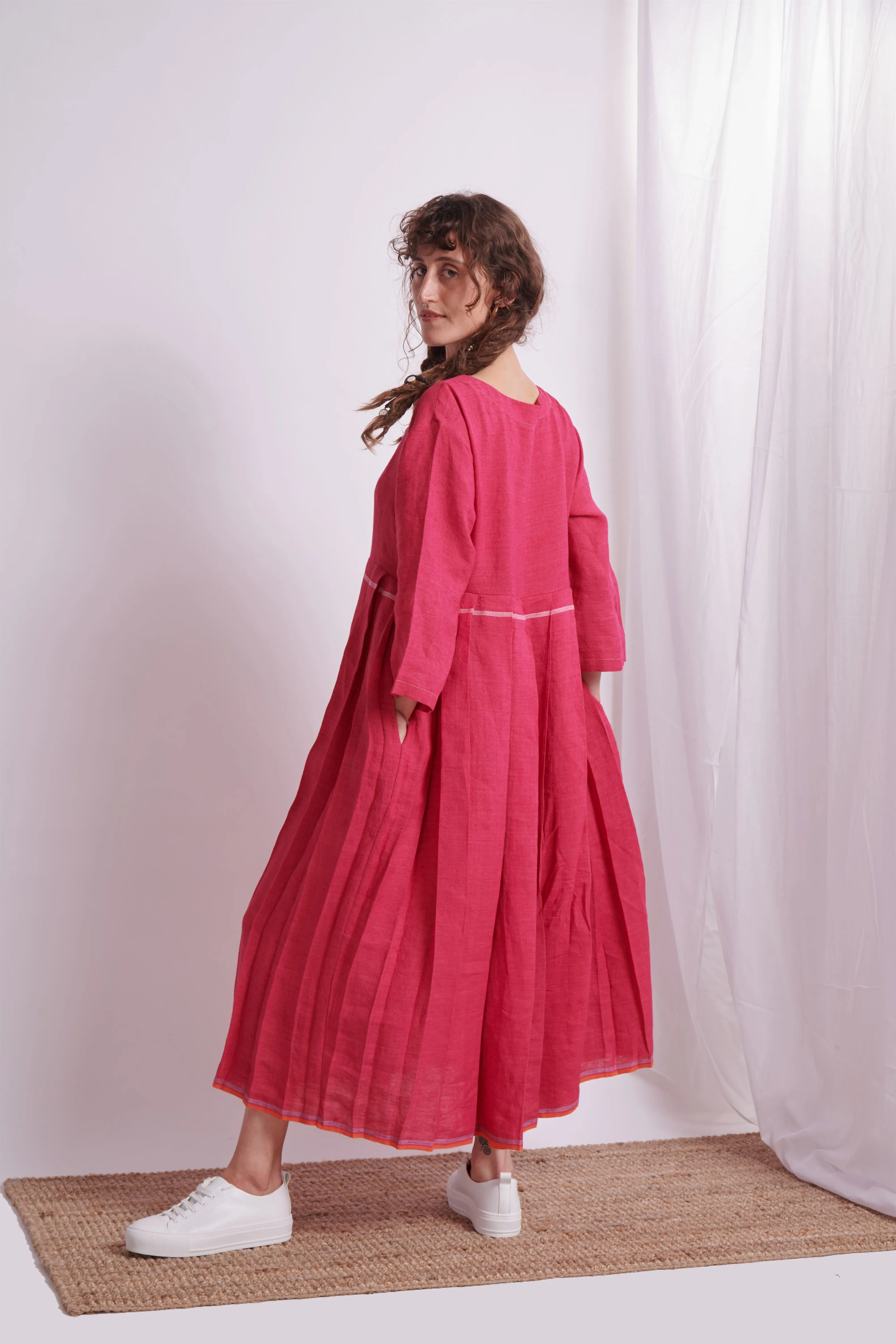 The Plavate I Soloslovo Do we really have to go? Linen Pink Daily Collection AW22-07