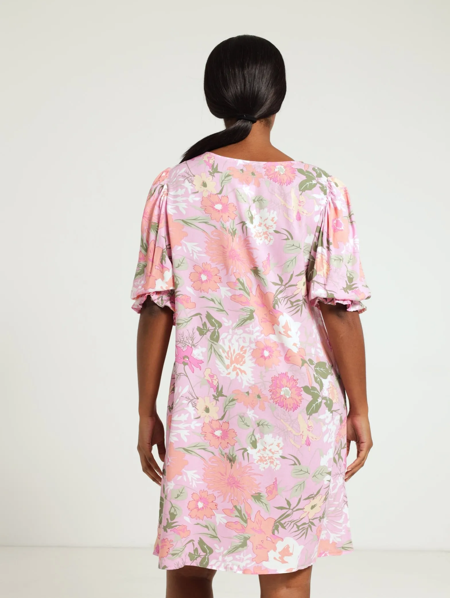 V-Neck Shift Dress With Shirred Cuff - Floral
