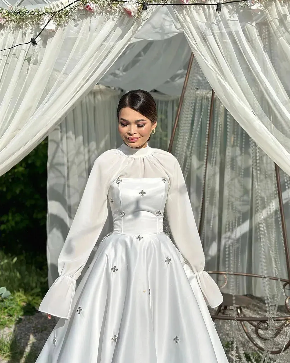 Vintage Muslim Wedding Dresses High neck A Line Wedding Gowns Long Flare Sleeves Crystal Bride Dress Brides Party Gown