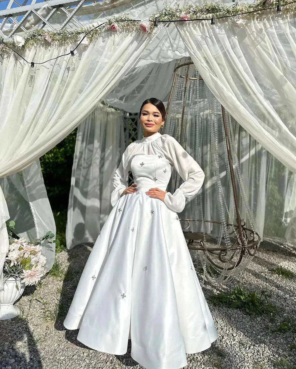 Vintage Muslim Wedding Dresses High neck A Line Wedding Gowns Long Flare Sleeves Crystal Bride Dress Brides Party Gown