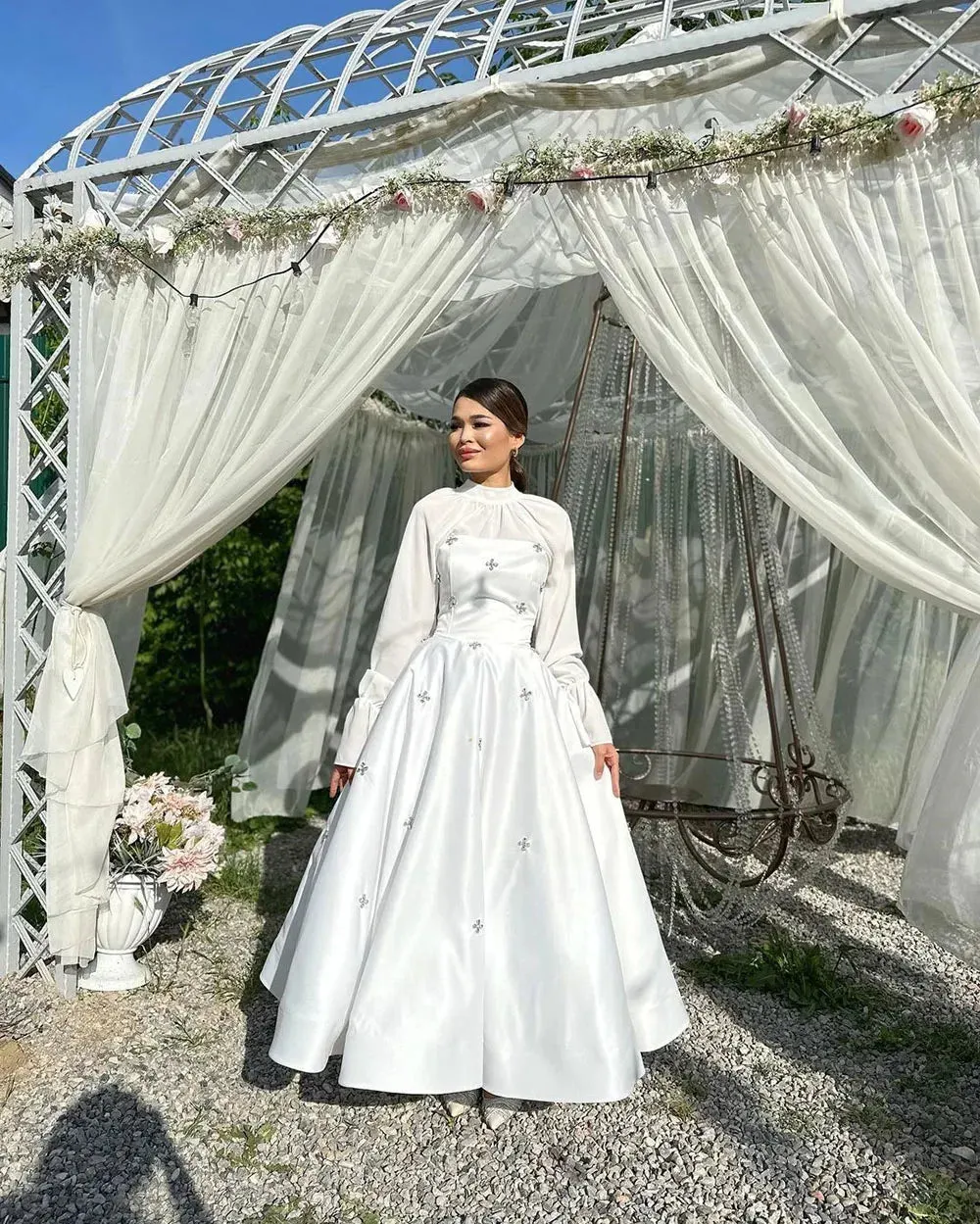 Vintage Muslim Wedding Dresses High neck A Line Wedding Gowns Long Flare Sleeves Crystal Bride Dress Brides Party Gown