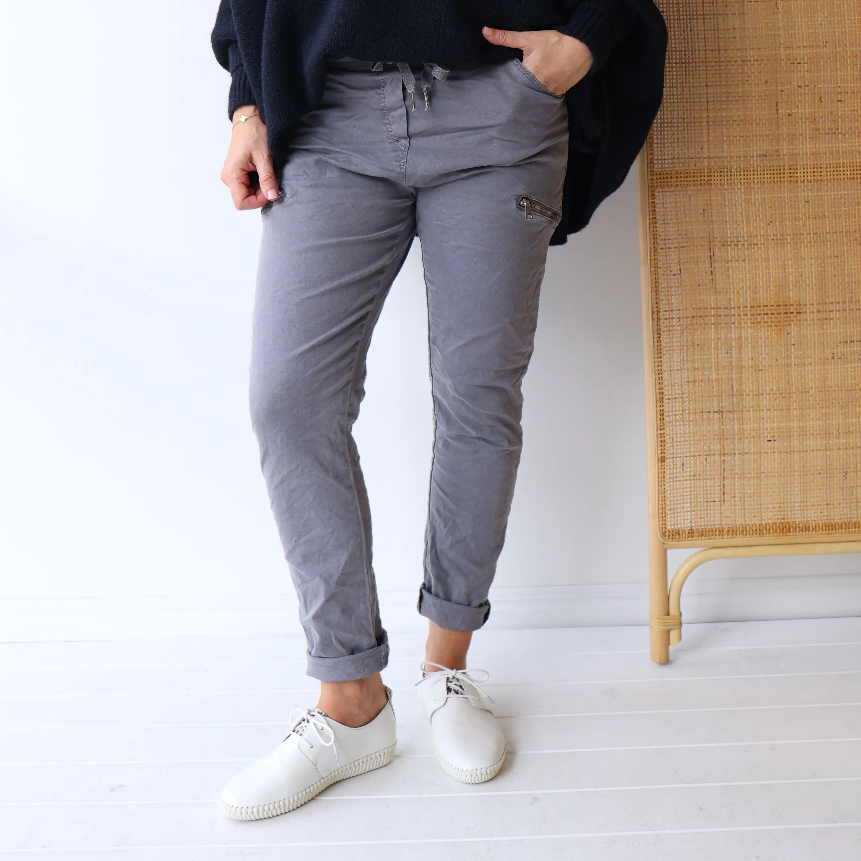 WALKER Grey