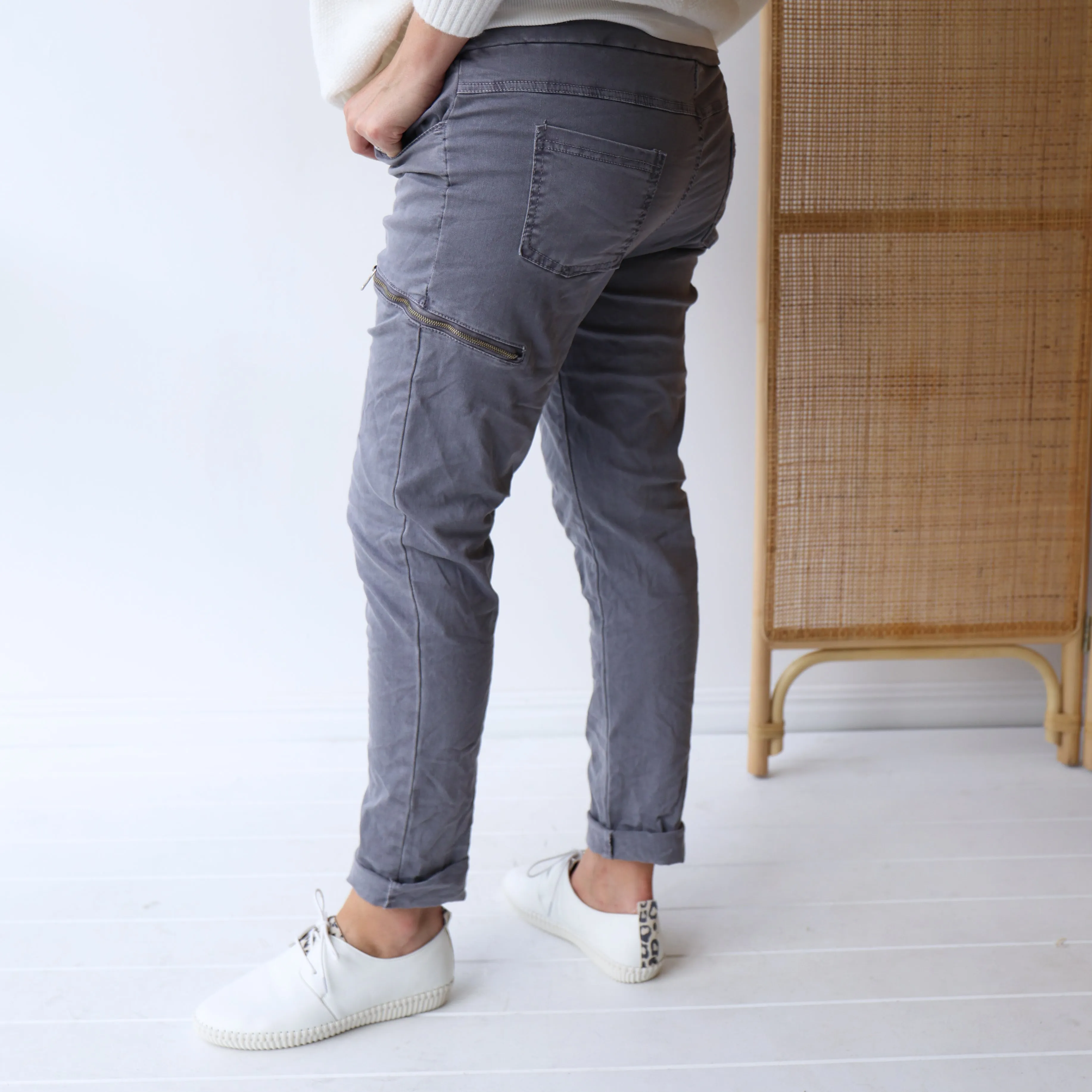 WALKER Grey